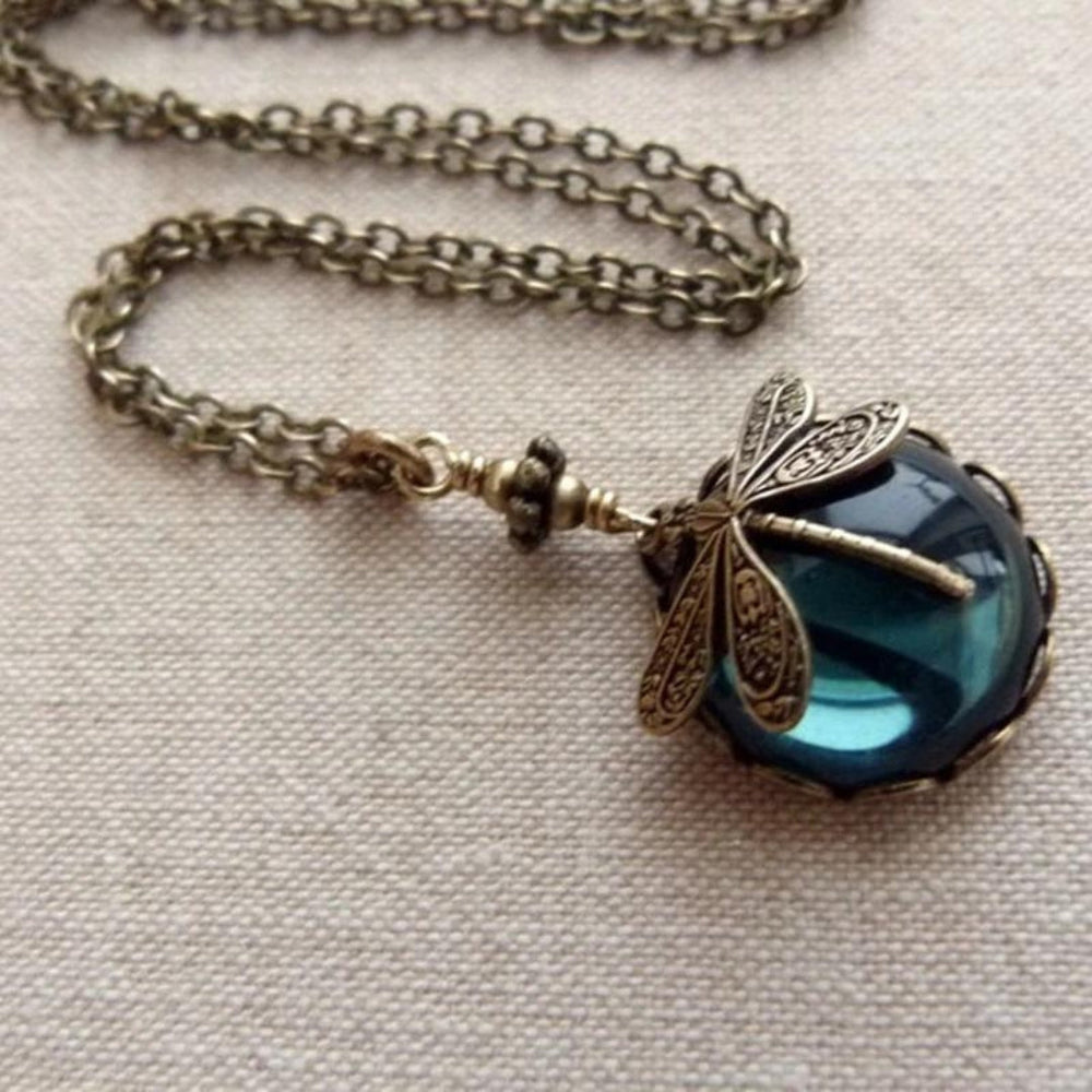 Beautiful Vintage Dragonfly Necklace with Bonus Earrings