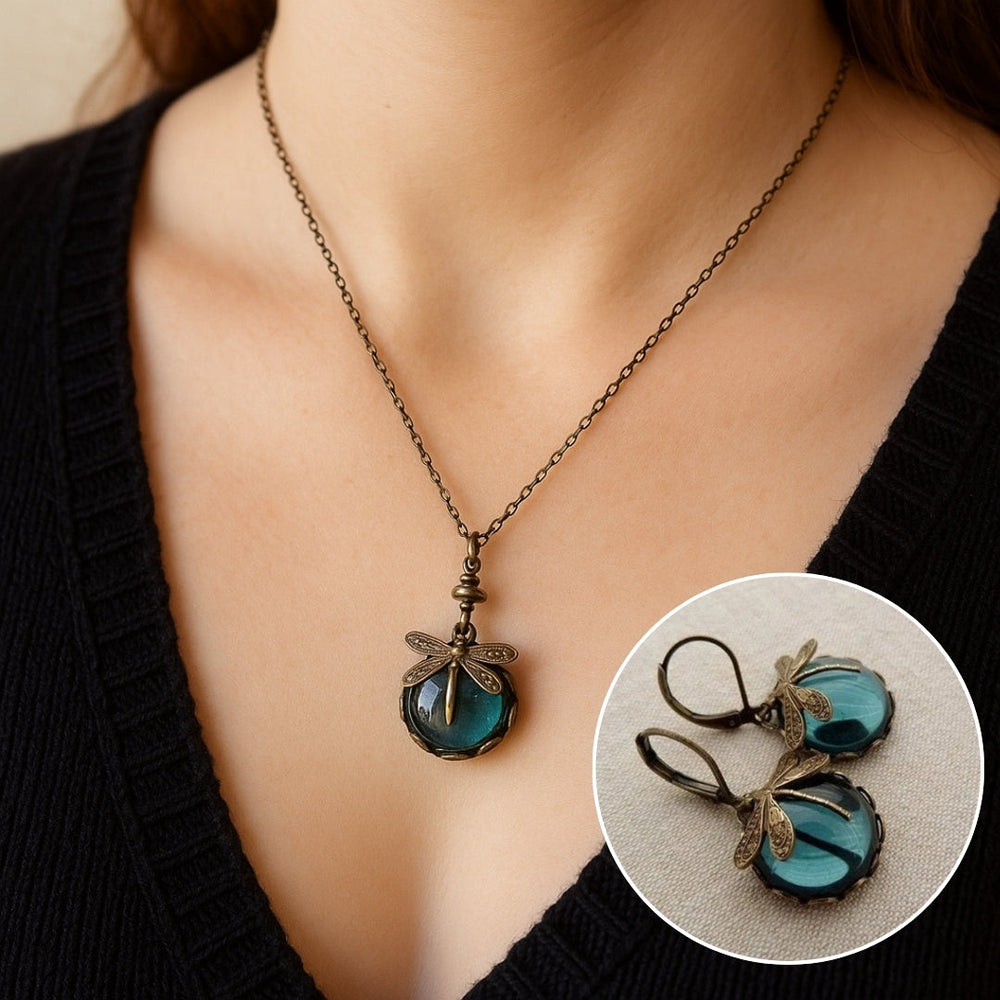 Beautiful Vintage Dragonfly Necklace with Bonus Earrings